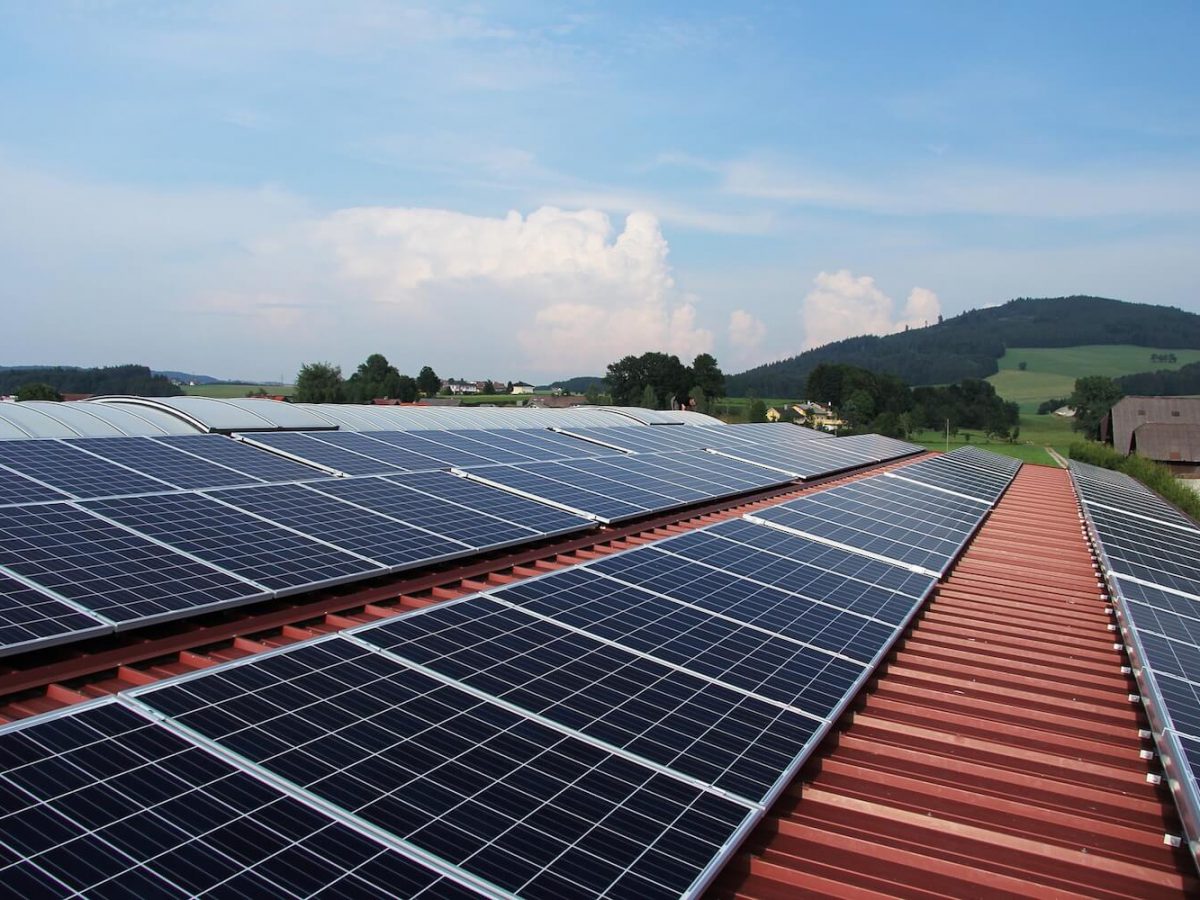 Does photovoltaics work without access to electricity?